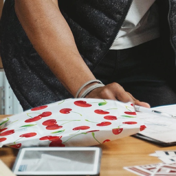 50 10X13 Poly Mailers, Cherry Shipping Envelopes PRICE IS FIRM - Picture 4 of 10